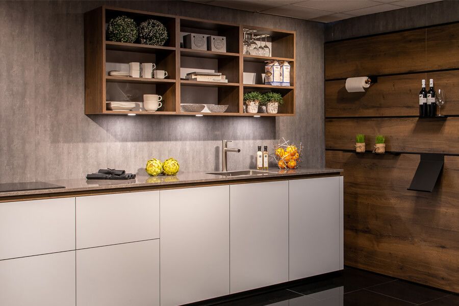 Punto luxe keuken met composiet blad en Siemens inbouw apparatuur