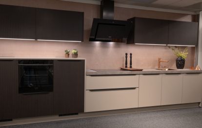 Nolte Plus Lava moderne keuken rechte opstelling