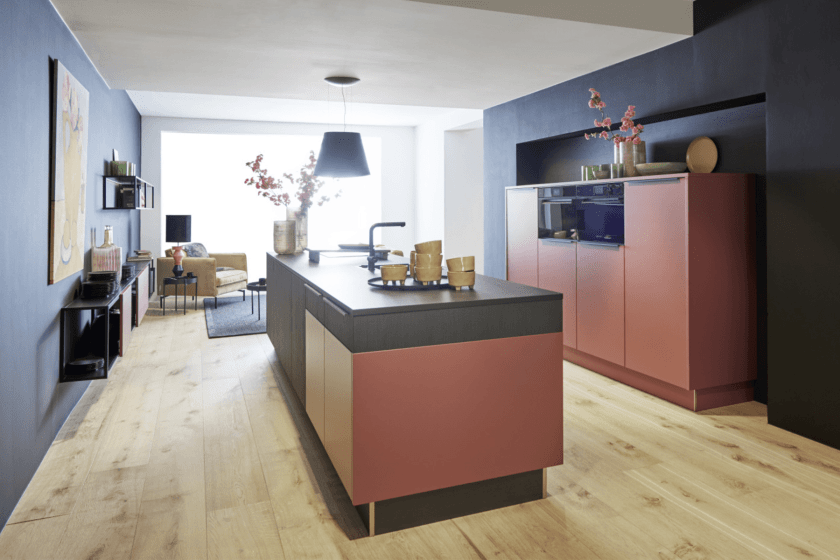 Moderne keuken met eiland Nolte henna rood