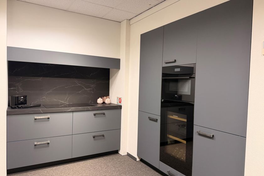 SHOWROOM AANBIEDING Punto keuken Fenix Grey