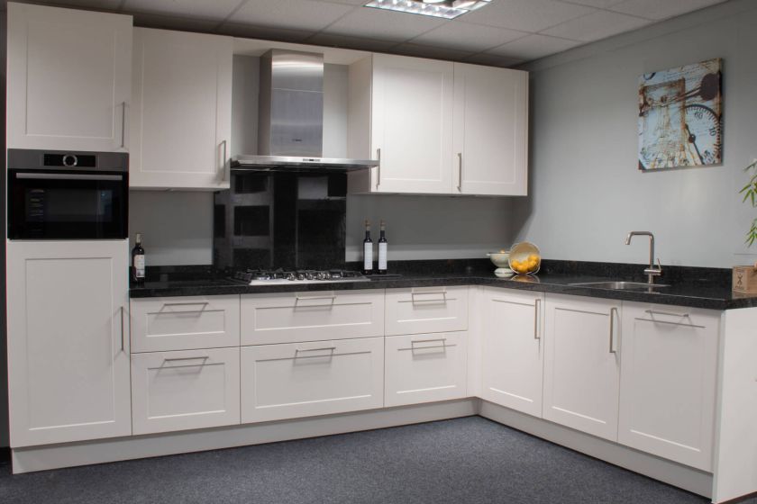 SHOWROOMKEUKEN Nolte moderne keuken met inbouwapparatuur
