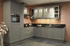 SHOWROOMKEUKEN Nolte Windsor klassieke keuken kwarts grijs soft mat gelakt