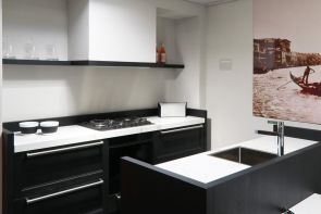 SHOWROOMKEUKEN CityLine landelijk met keramiek werkblad