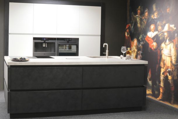 Luxe Rembrandt design keuken met kookeiland