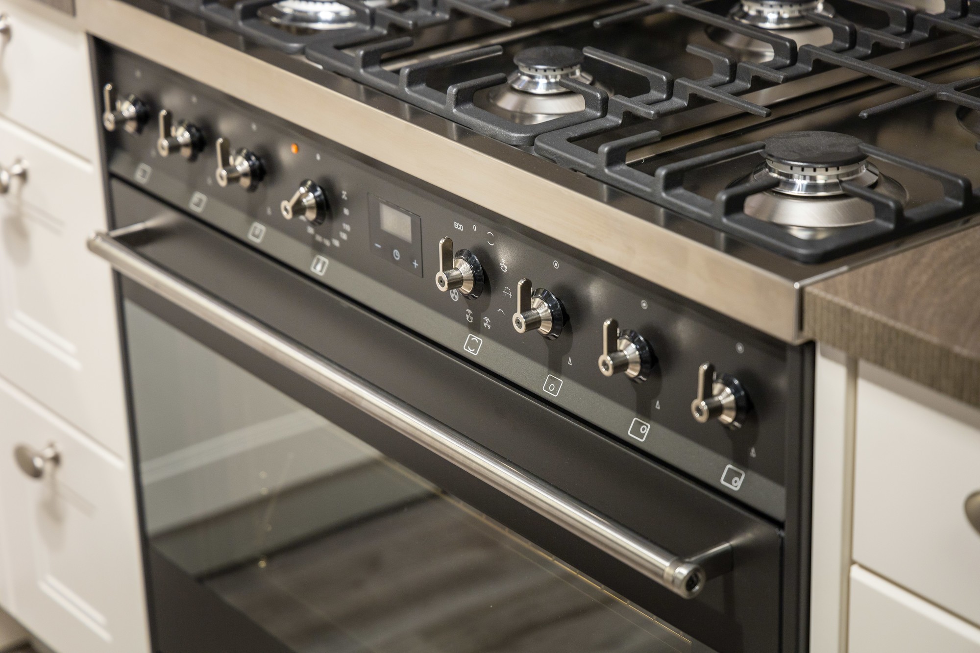 BLOK 2 Smeg 6-pits gasfornuis